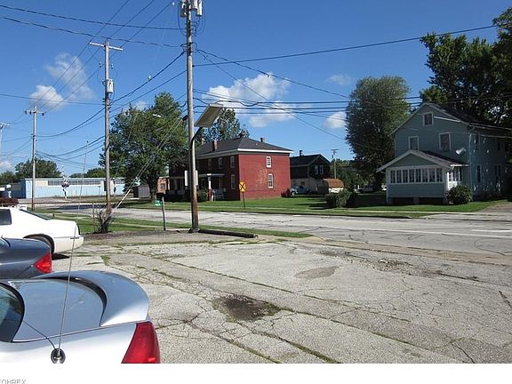 5th image of 201 W Main St