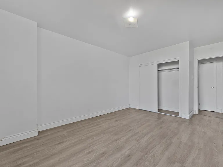 65 Thorncliffe Park Dr #906 — Photo 12