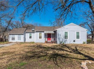 1007 W Prairie Lea St, Lockhart, TX 78644