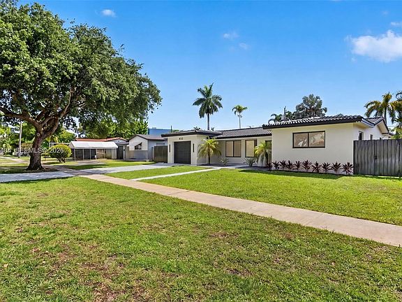 5th image of 407 S Highland Dr
