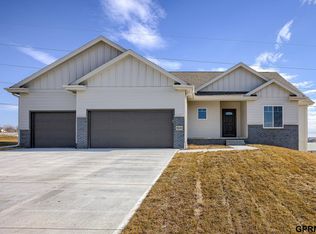 7609 S 180th Ave, Omaha, NE 68136