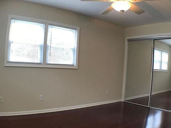 4th image of 545 N Oakwood St Unit 4