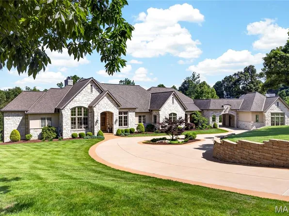 262 Dietrich Rd, Ballwin, MO 63021