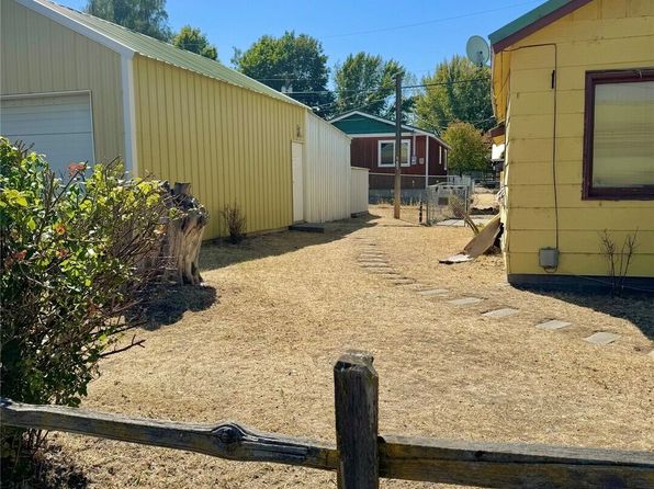 29 McNett Avenue, Electric City, WA 99123