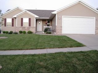 1229 Koudsi Blvd NW, Cedar Rapids, IA 52405