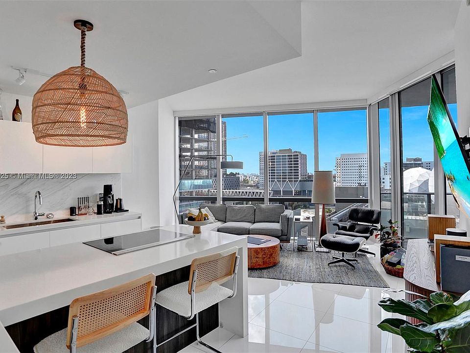1st image of 851 NE 1st Ave #1210