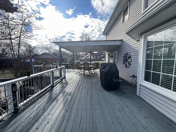 2nd image of 124 Oakland Dr