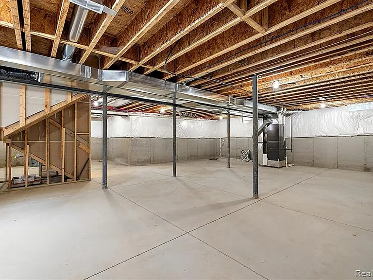 2921 Walsh Dr — Photo 47