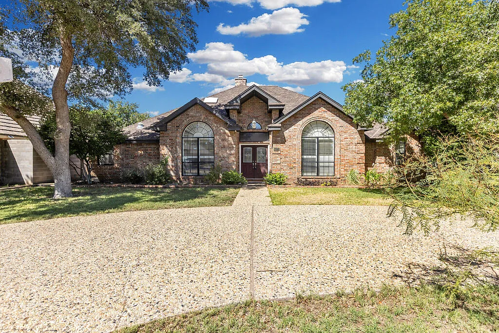 4 bed, 3.0 bath, 3120 sqft, $4,600 — Photo 3