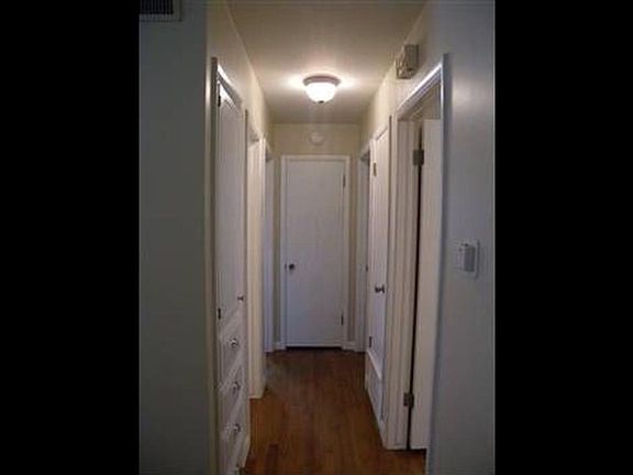 3rd image of 30 E 21st St