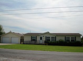 328 E Lincoln St, Hurst, IL 62949