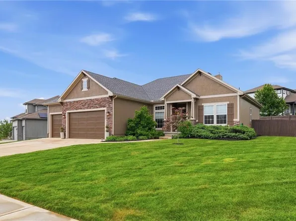 34533 W 82nd St, De Soto, KS 66018