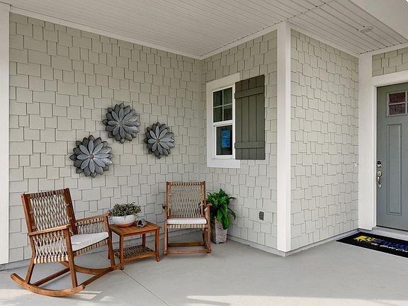 The Apopka Model at Pioneer Village Front Porch