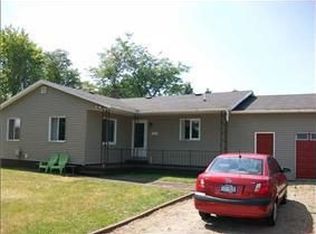 3256 N Benzing Rd, Orchard Park, NY 14127