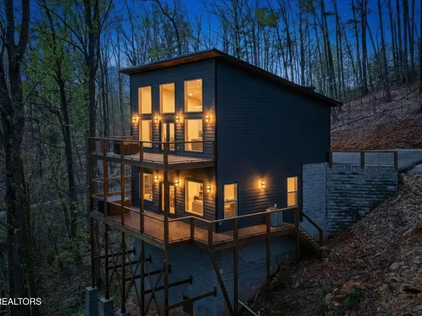 640 Carter Plz, Gatlinburg, TN 37738