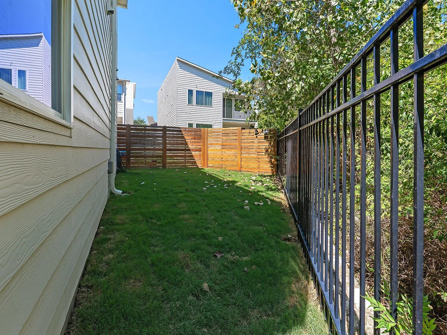 3 bed, 2.5 bath, 1781 sqft, $4,500 — Photo 3