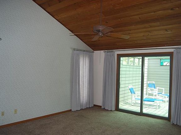 4th image of 9648 Halyard Dr