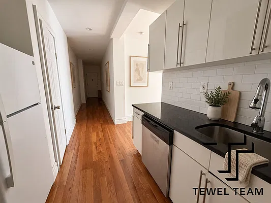 Kitchen, photo 2