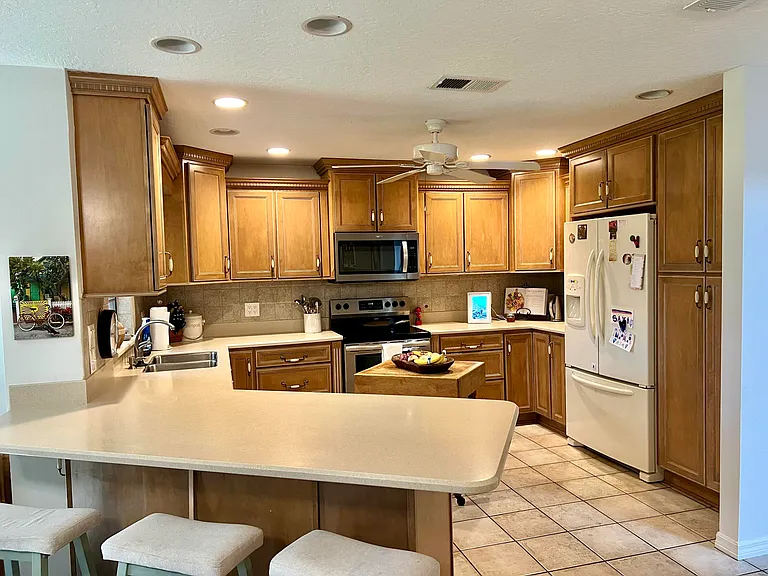 410 Rio Casa Dr S — Photo 3