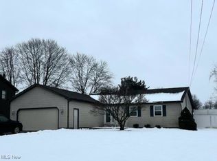 8567 Hilltop Dr, Poland, OH 44514