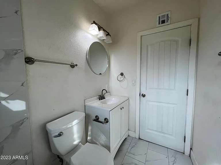 453 W University Dr — Photo 13