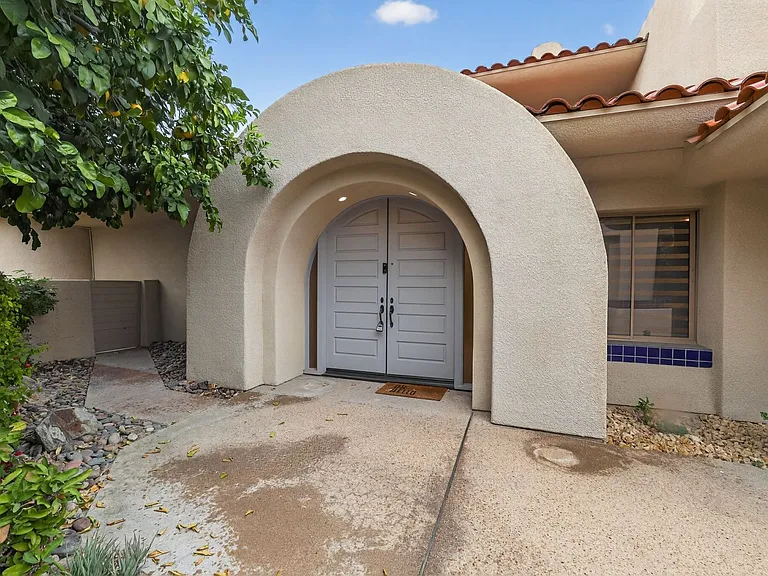196 Kavenish Dr — Photo 28