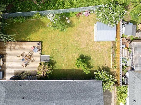 4th image of 1823 Hall Rd