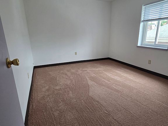3rd image of 155 Pearl St #56aeebb41