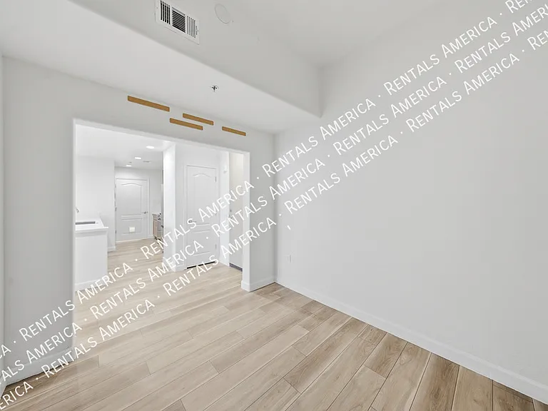 2302 N Central Ave #409 — Photo 5