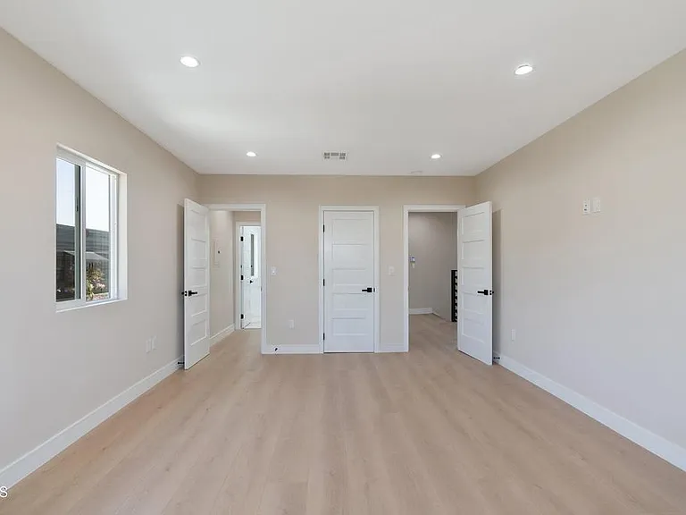 1206 Tamarind Ave — Photo 26