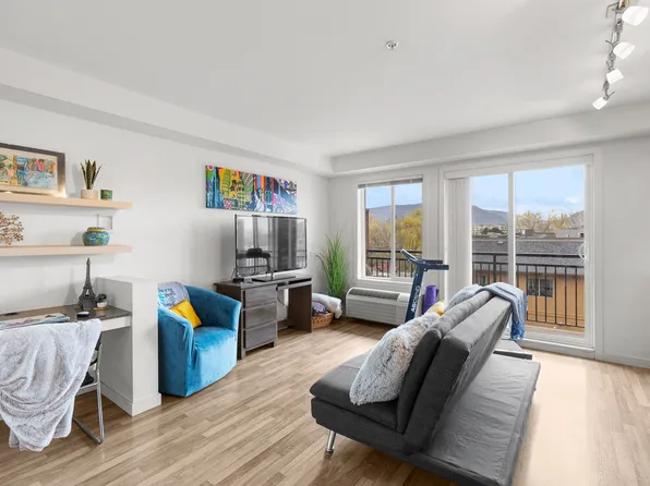 1550 Dickson Ave Unit 316, Kelowna, BC V1Y 9Y8