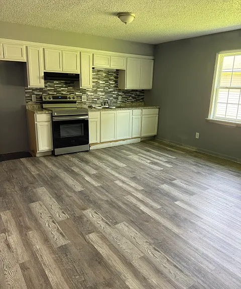 117 Phylliss Cir #B — Photo 4