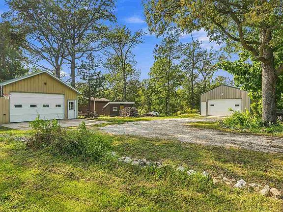 3rd image of 2750 Fern Cliff Rd