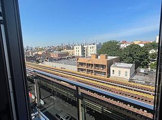 30-77 31st St #5F, Astoria, NY 11102