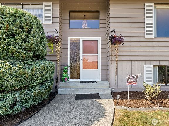4th image of 1212 Fowler Street