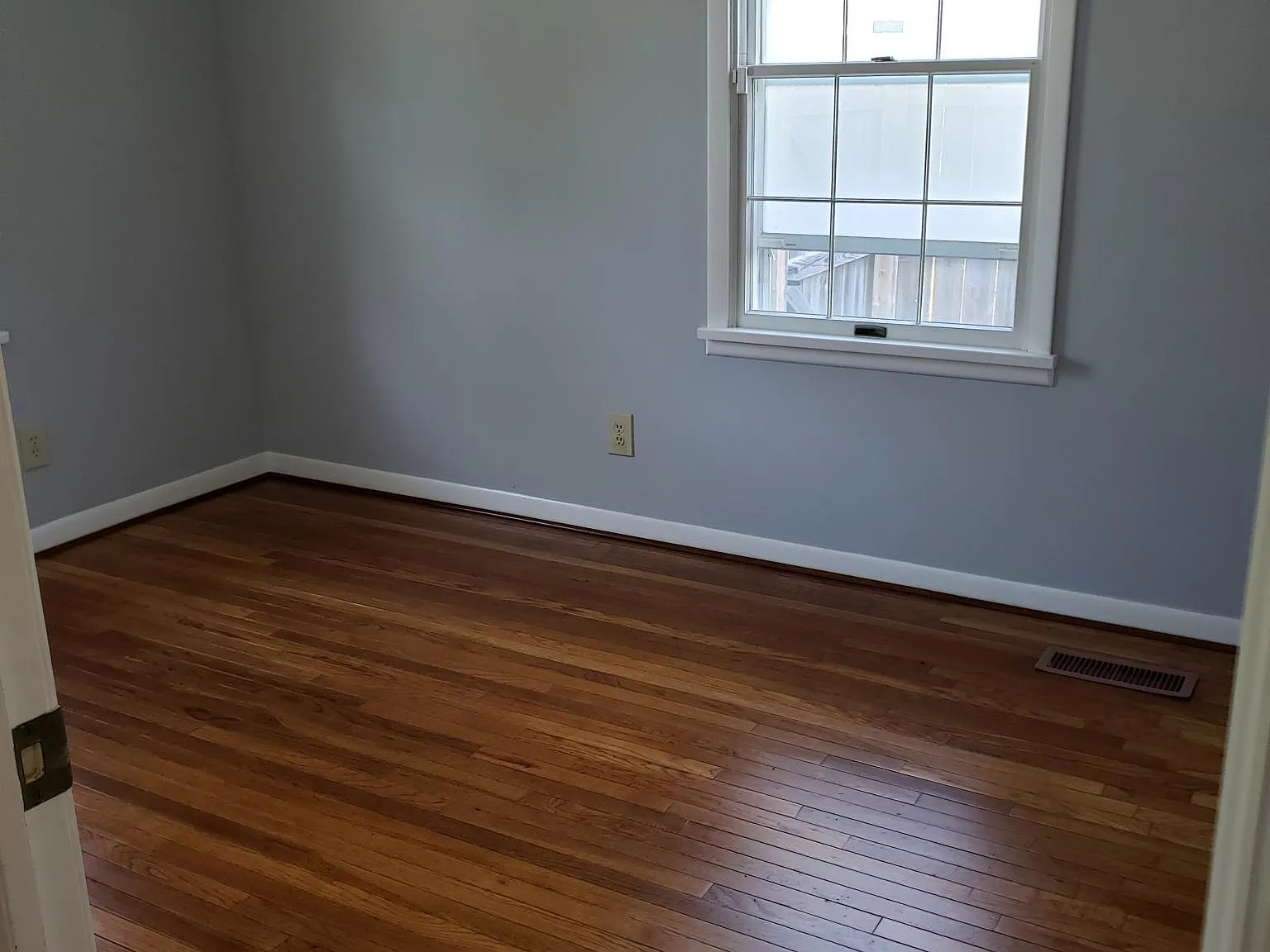 2218 W Gilbert Ave — Photo 2