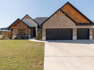 9316 NW 84th Ter, Yukon, OK 73099
