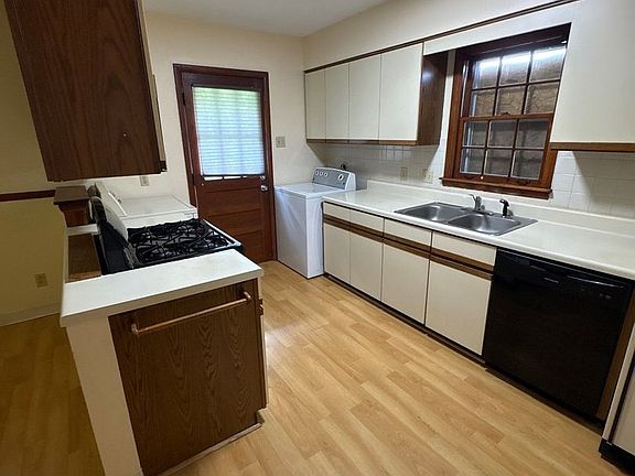 5th image of 1552 Delmont Rd