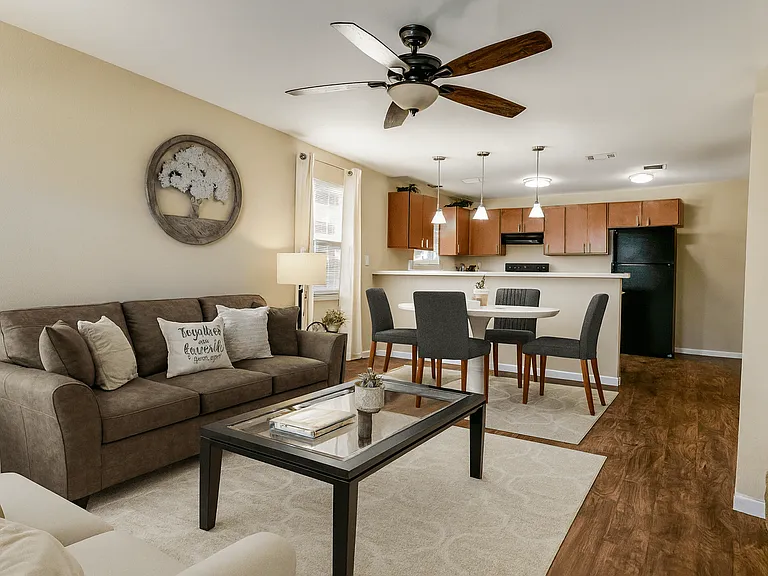 Oak Manor Villas — Photo 9