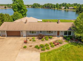 294 S Bayshore Dr, Columbiana, OH 44408