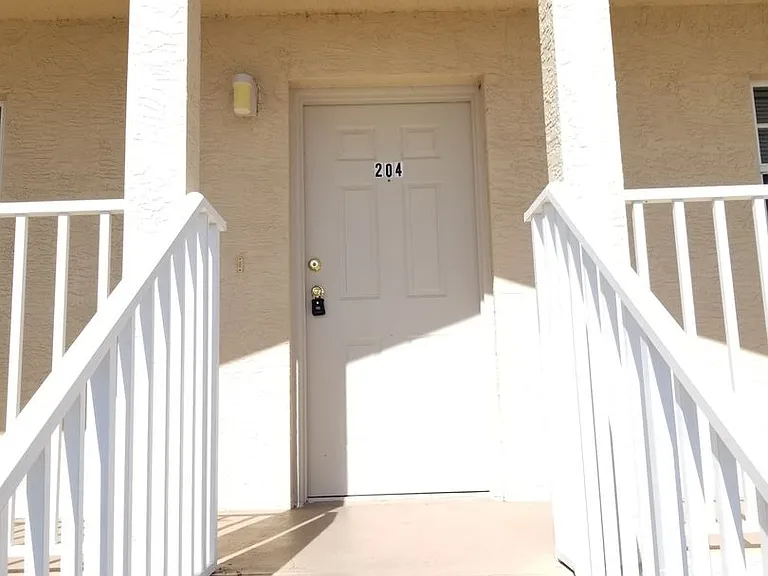 621 SW 47th Ter #204 — Photo 1