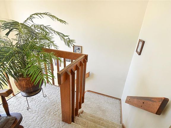 4th image of 54 Edendery Cir