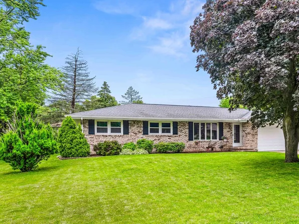 207 Hammitt Dr, Normal, IL 61761