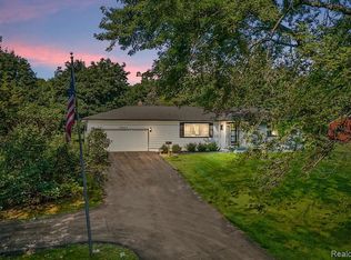7953 S Eston Rd, Clarkston, MI 48348