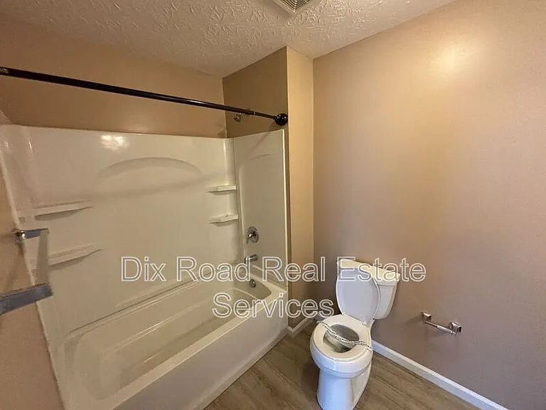 100 Kaitlin Way — Photo 27