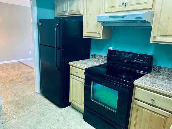4th image of 223 Columbia Dr APT 221
