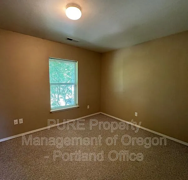 6734 N Montieth Ave — Photo 12