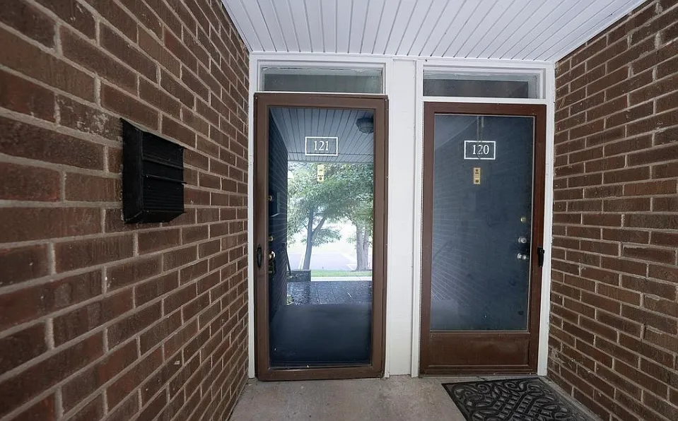 3 bed, 2.5 bath, 1228 sqft, $2,750 — Photo 2