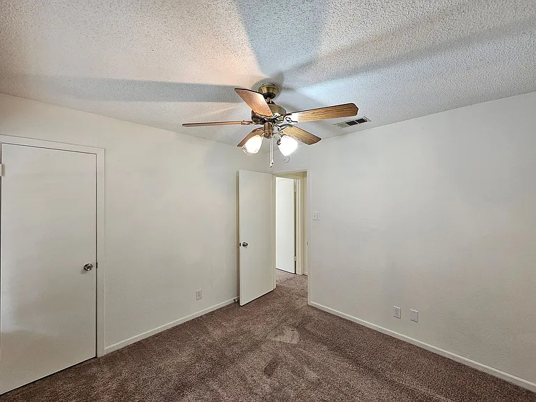 3201 Paintrock Dr — Photo 16