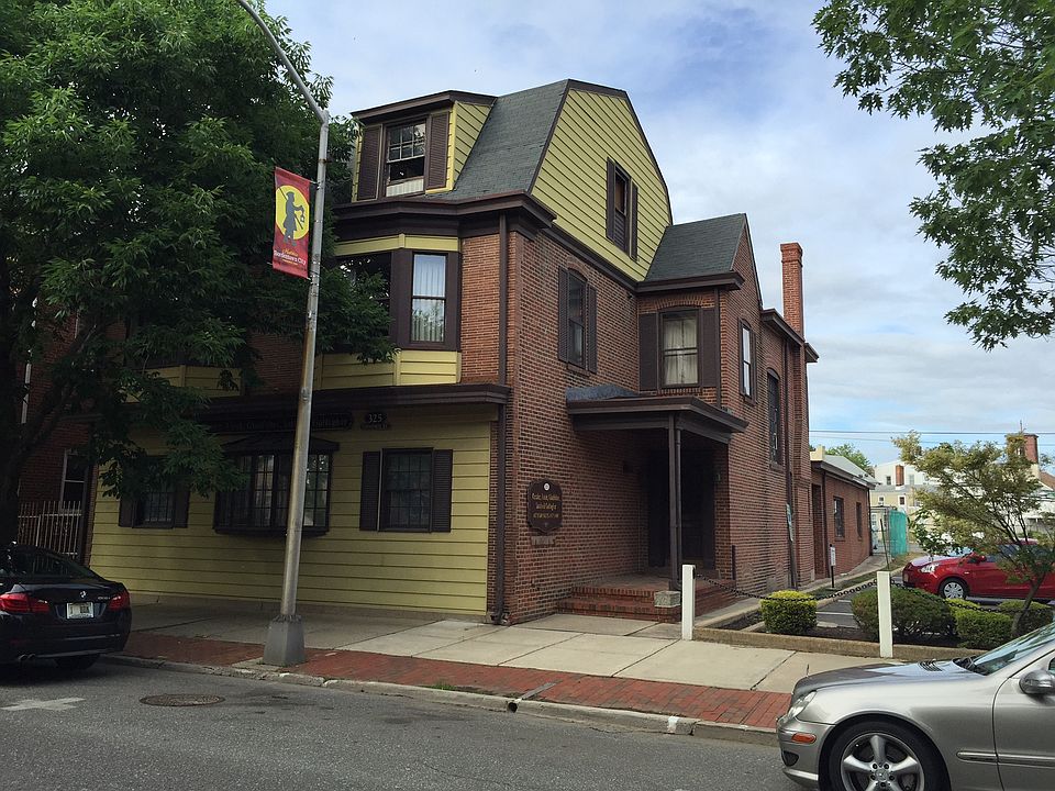 1st image of 325 Farnsworth Ave.